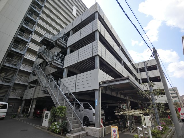 【千葉市中央区新宿のマンションの駐車場】