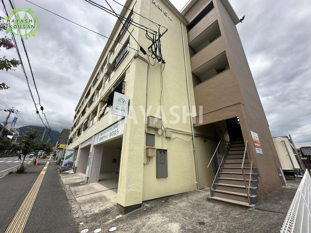 丸栄ビルの建物外観