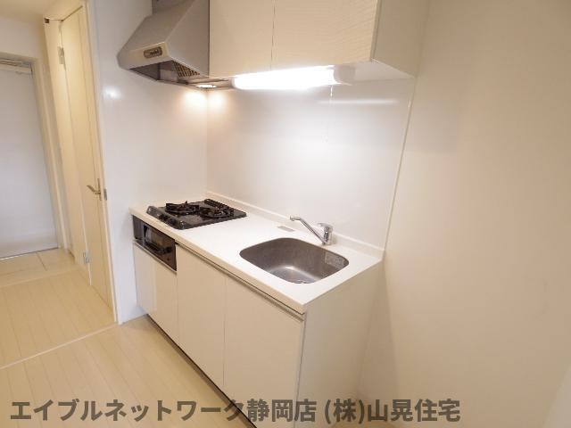 【静岡市葵区横内町のマンションのキッチン】