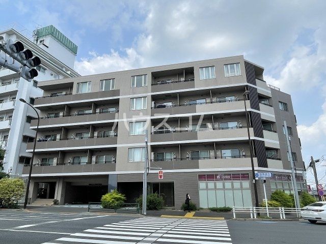 目黒区八雲のマンションの建物外観