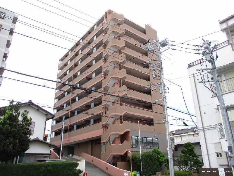 【マンションベルシーの建物外観】