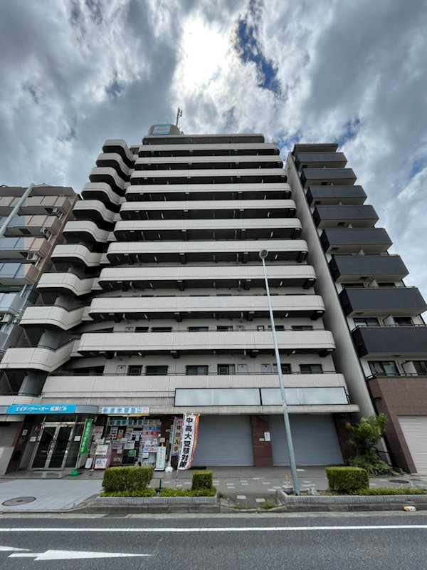 尼崎市杭瀬本町のマンションの建物外観