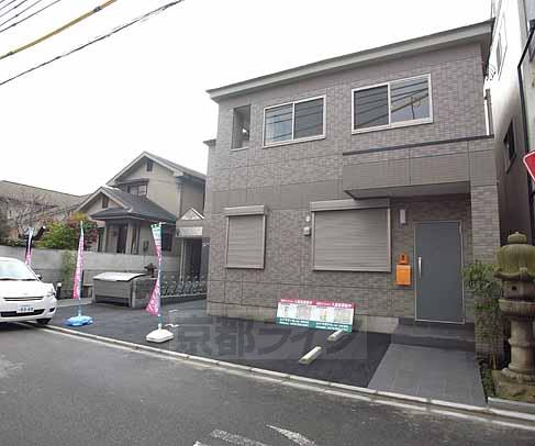 京都市伏見区深草西浦町７丁目のマンションの建物外観