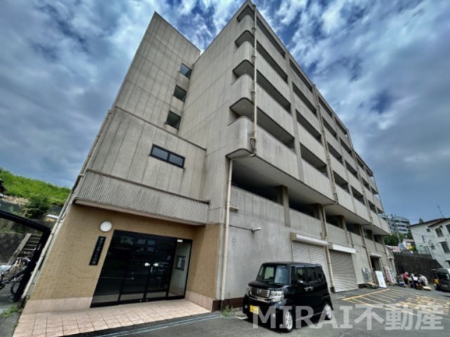 【富田林市新家のマンションの建物外観】