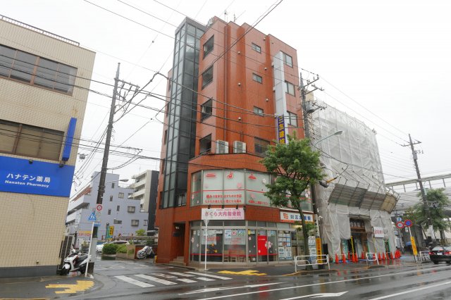 【江戸川区篠崎町のマンションの建物外観】