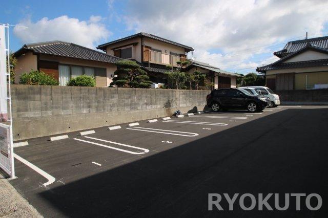 【下関市秋根本町のアパートの駐車場】