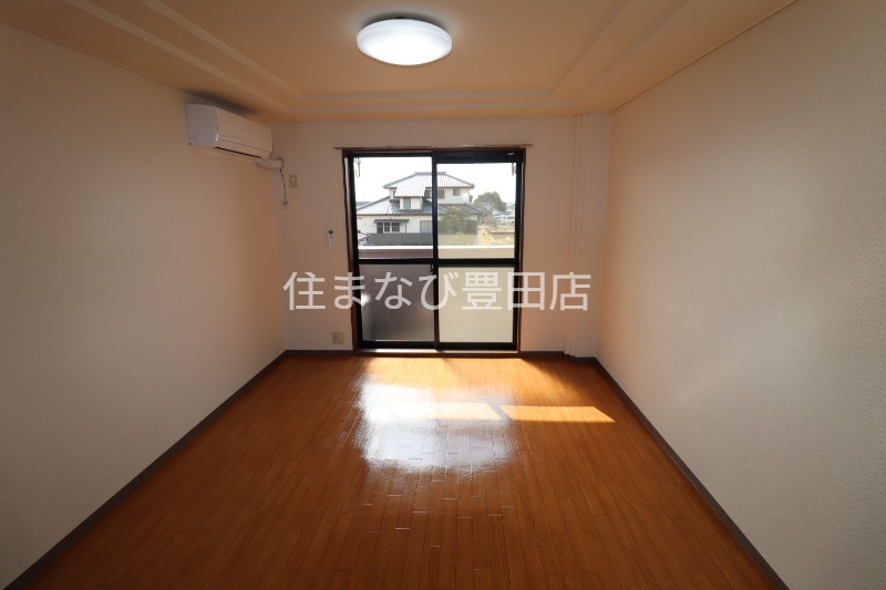 居室・リビング　同型別部屋写真