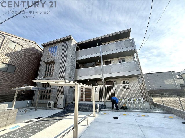 建物外観　オートロックで外部の人間が簡単に出入りできないため安心です。