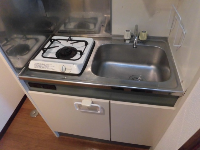 キッチン　同物件別号室の写真です。