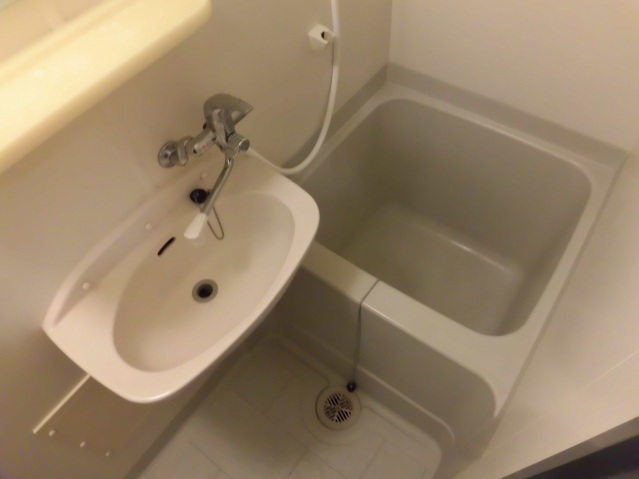 洗面設備　同物件別号室の写真です。