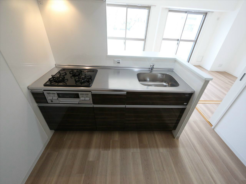 キッチン　システムキッチン（ガス3口グリル）カウンターキッチン