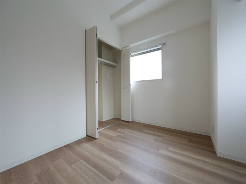 収納　洋室6帖　クローゼット（収納充実してます）