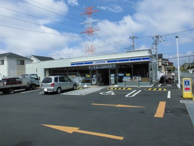 コンビニ　ローソン（コンビニ）まで750m