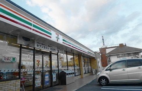 コンビニ　セブンイレブン（コンビニ）まで2100m