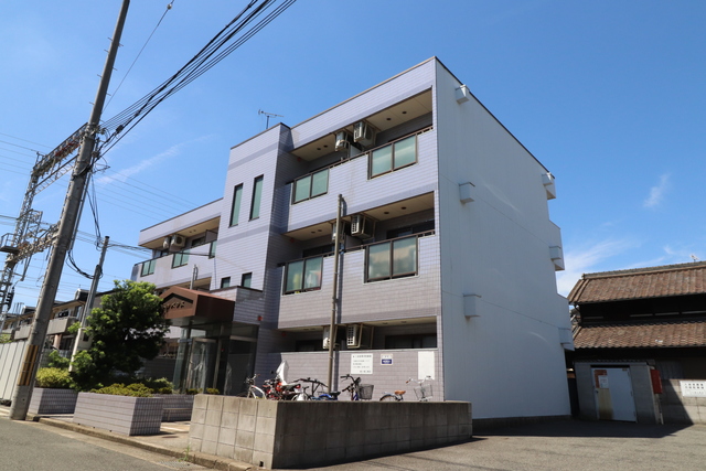 エントランス　リトルパレス