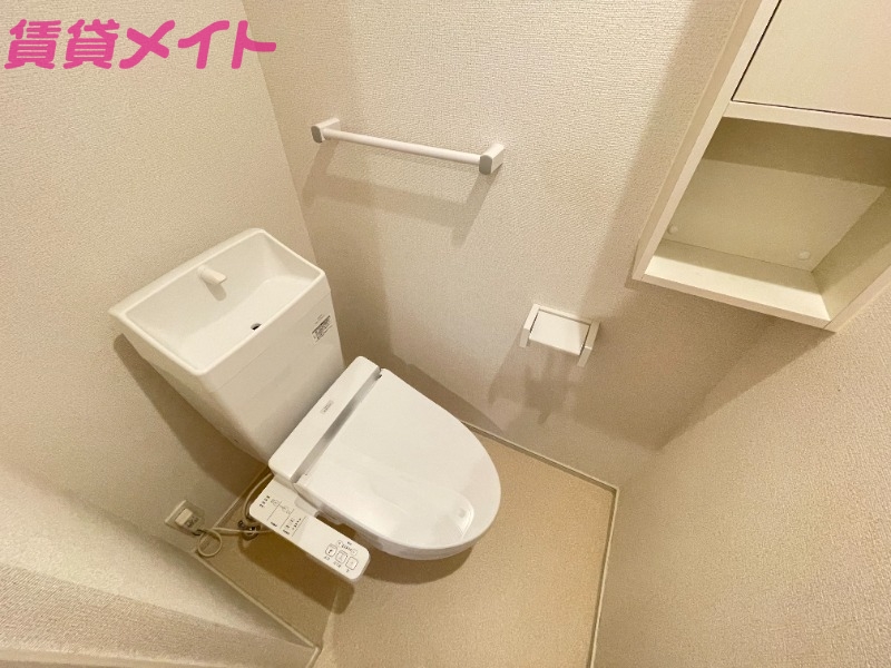 トイレ　同型参考写真