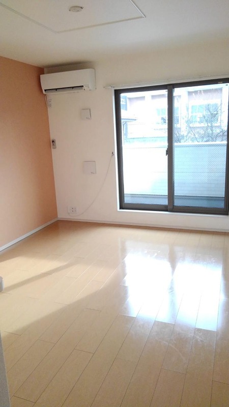 居室・リビング　南面で日当たり良好なリビングです。