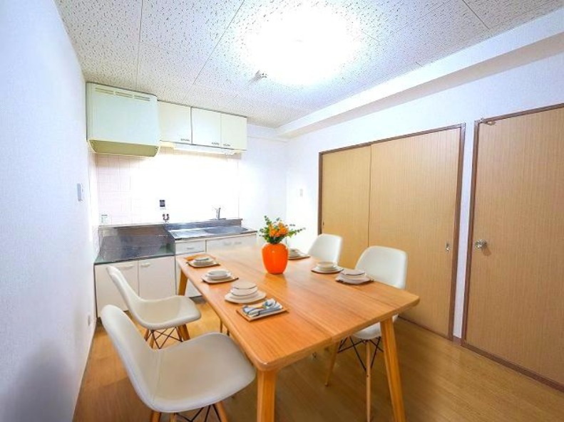 居室・リビング　CGで家具等を配置したもので家具等は含まれません