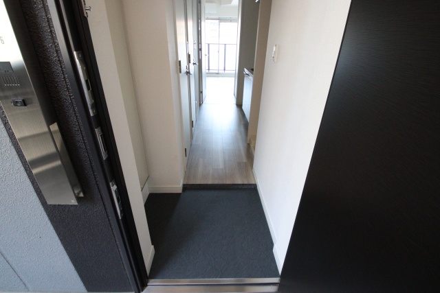 玄関　※別室の参考写真の為、現況優先です。