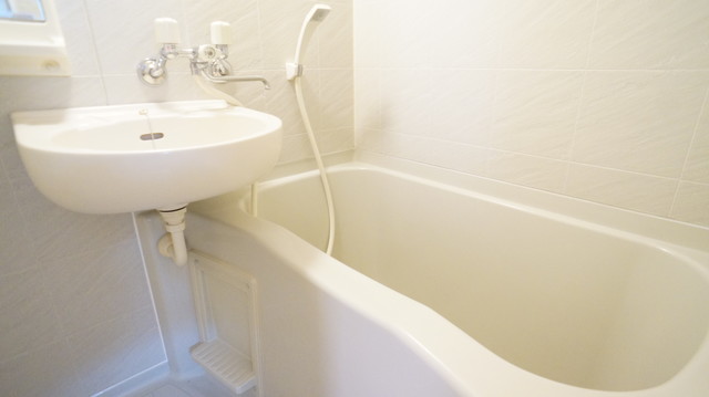 バス・シャワールーム　参考写真（同建物別部屋のものです）