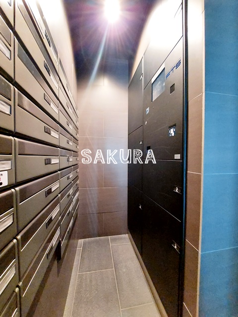 その他共有部分　外出の多い方でも安心の宅配ボックス付き♪