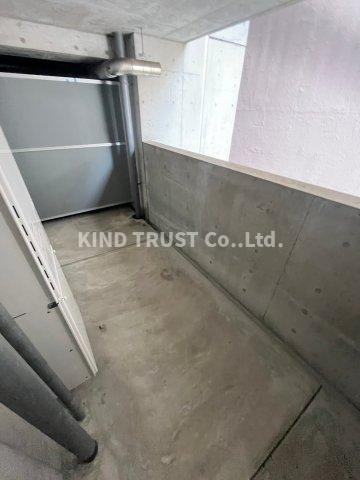 バルコニー　開放的で明るい空間を演出してくれるバルコニーです