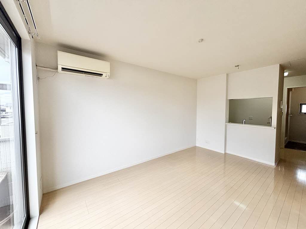 アローゼ B棟の居間写真