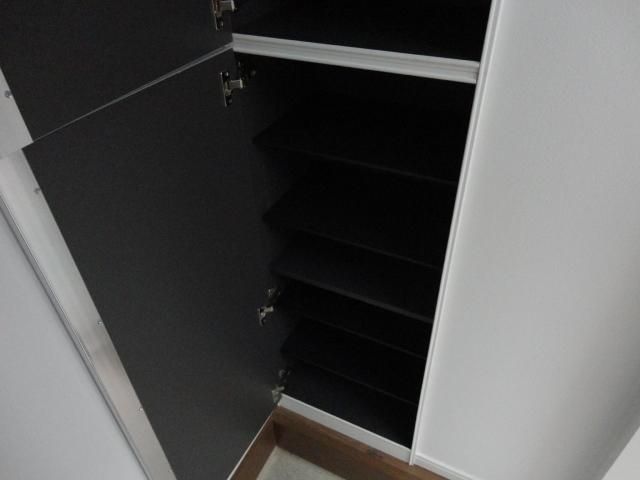 玄関　☆沢山入るシューズＢＯＸです☆