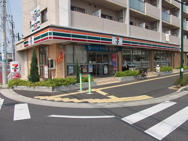 コンビニ　セブンイレブン（コンビニ）まで130m