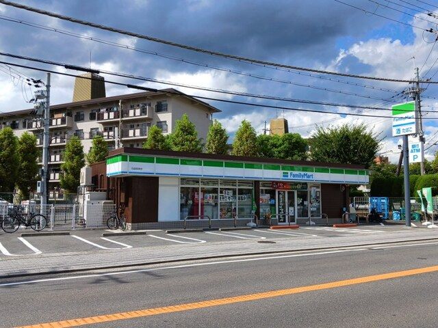 コンビニ　ファミリーマート 石田森東店（コンビニ）まで400m