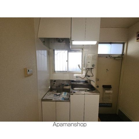 レピュート高岡Bのキッチン写真
