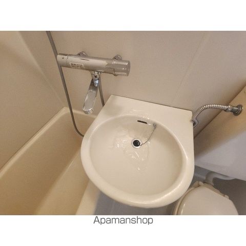 レピュート高岡Bの内装写真