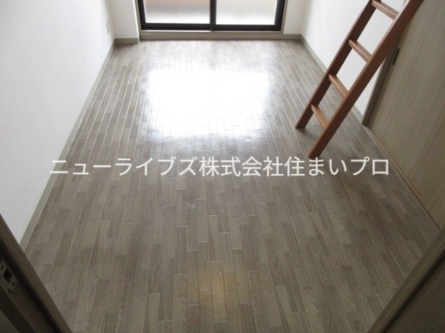 京阪本線 寝屋川市駅 徒歩10分 8階建 築28年の居間写真