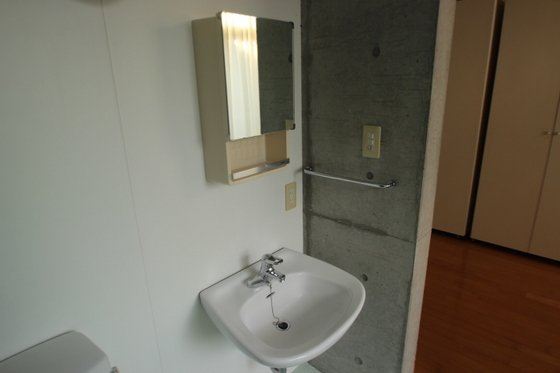 洗面設備　※他の部屋の画像です。