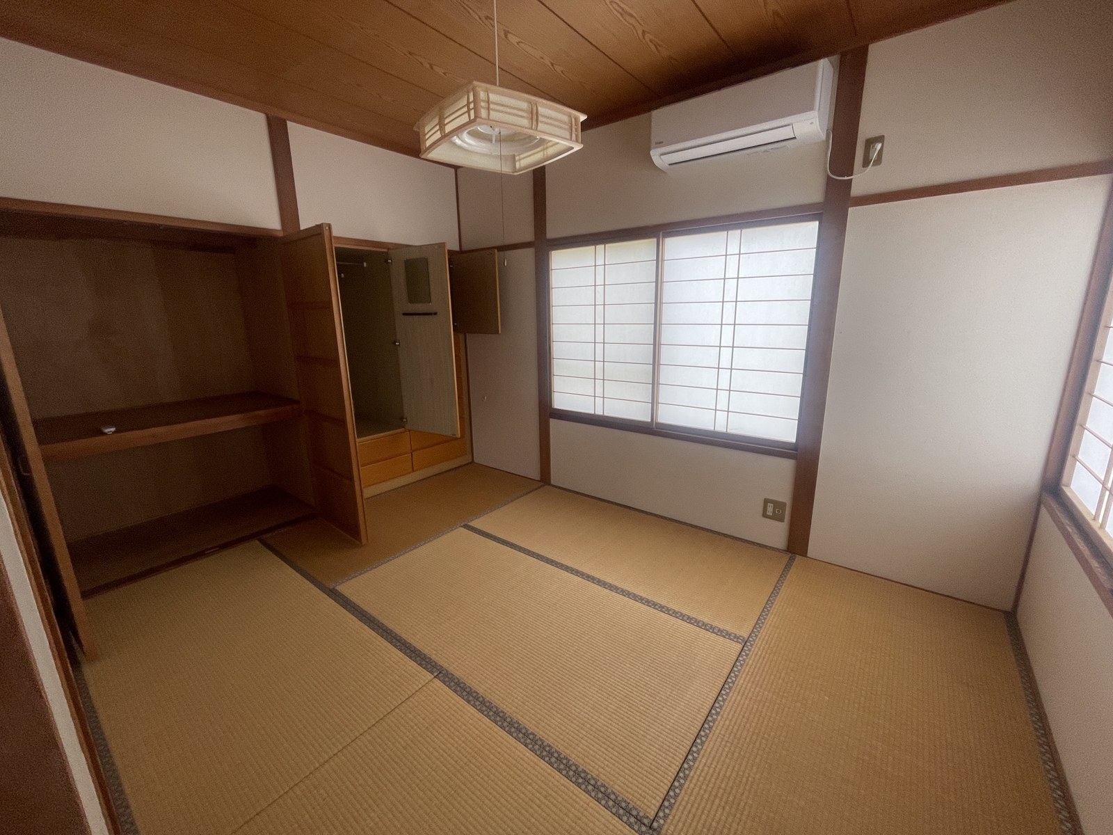 加賀市塩屋町戸建ての居間写真