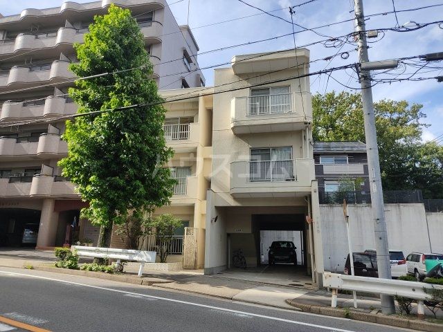 名古屋市天白区八事石坂のマンションの建物外観