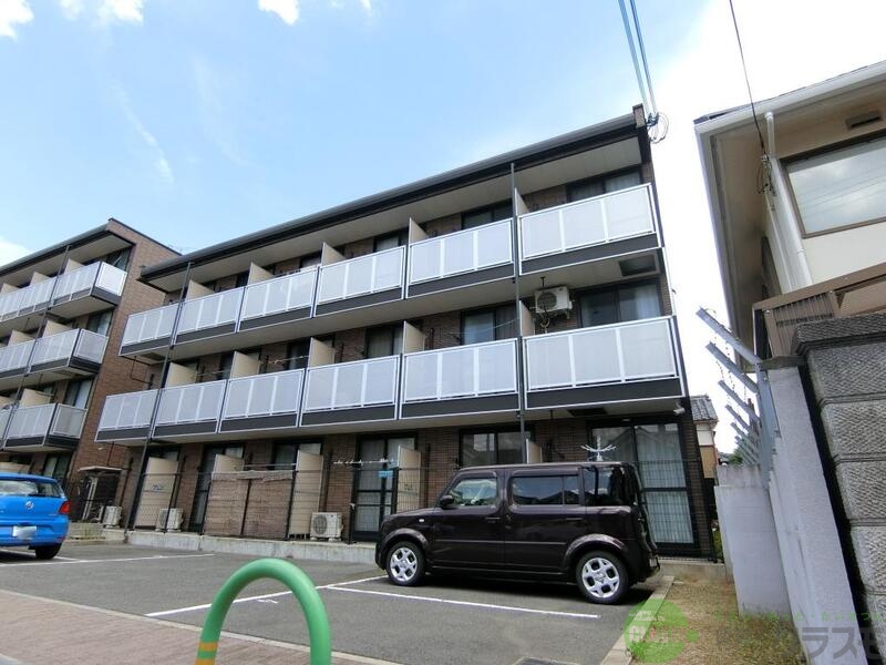 茨木市園田町のマンションの建物外観