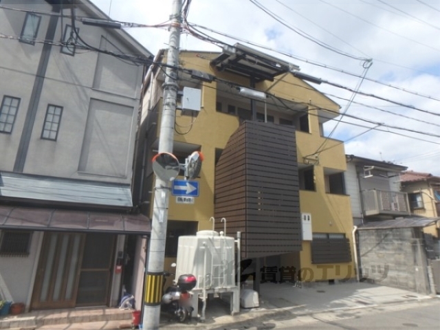 京都市山科区音羽野田町のマンションの建物外観