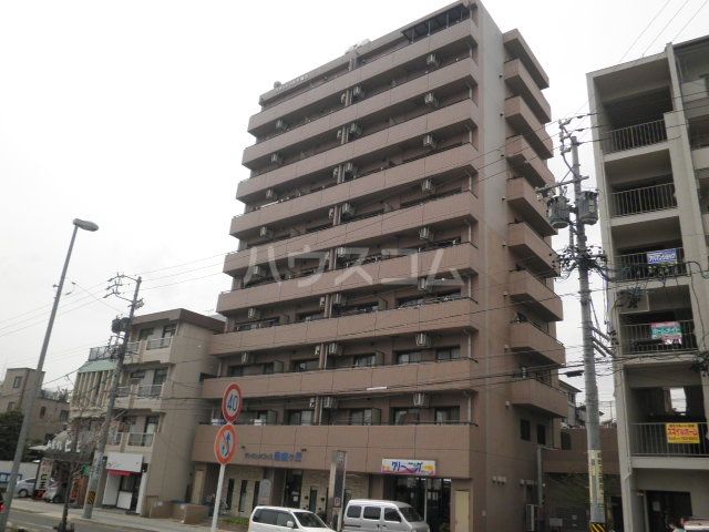 名古屋市千種区自由ケ丘のマンションの建物外観