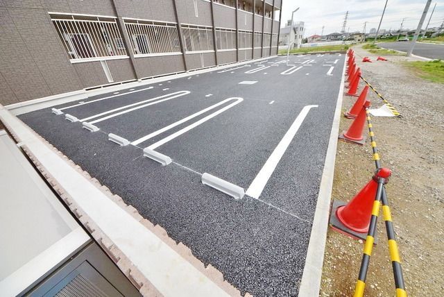 【千葉市花見川区武石町のアパートの駐車場】