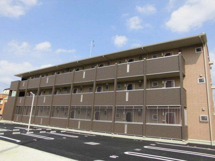 【千葉市花見川区武石町のアパートの建物外観】