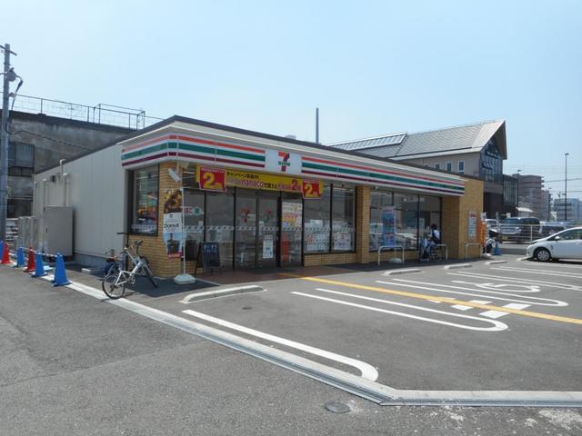 【和泉市肥子町のアパートのコンビニ】