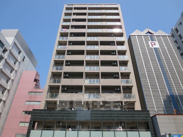 【名古屋市中区栄のマンションの建物外観】