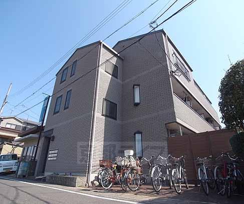 京都市山科区椥辻草海道町のマンションの建物外観