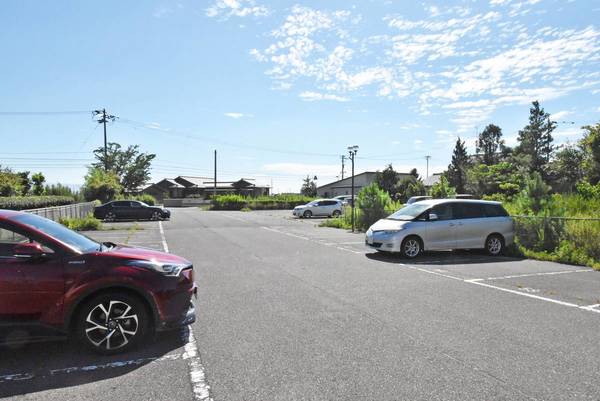 【ビレッジハウス芦原1号棟の駐車場】