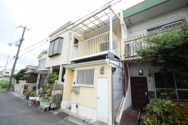 川岸町貸家の建物外観