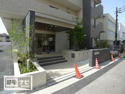 【高松市塩上町のマンションのエントランス】