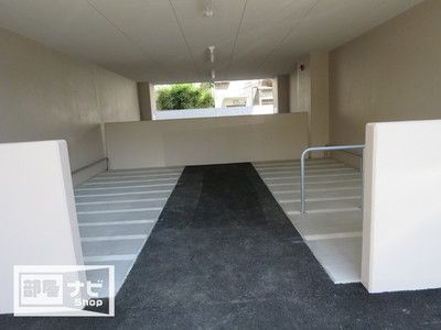 【高松市塩上町のマンションのロビー】