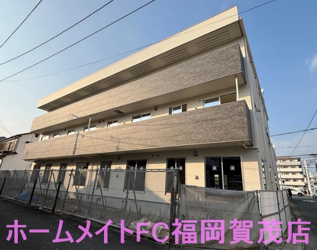 【福岡市早良区原のアパートの建物外観】