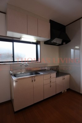 キッチン　目の前に窓を配置した、明るいキッチンです。